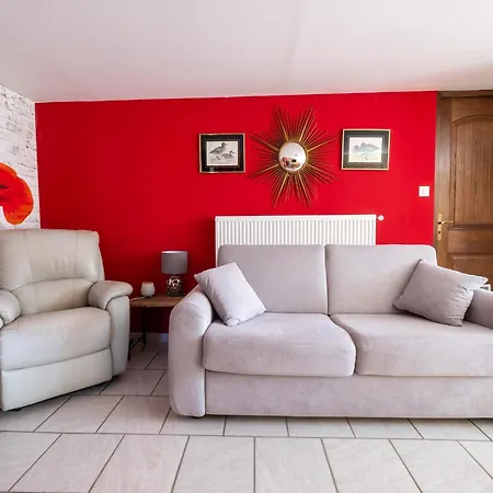 Semesterbostad Charming Holiday With Swimming Pool Saint-Leon-sur-Vezere