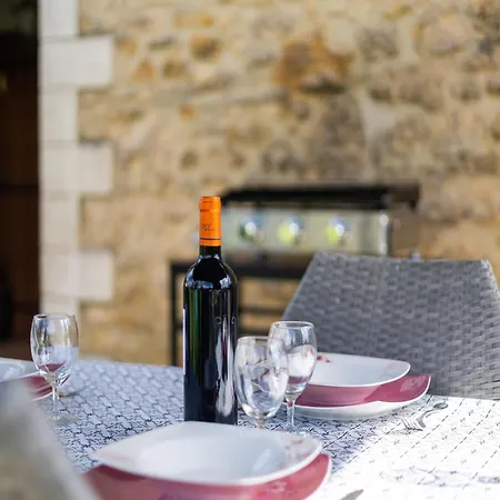 Holiday home Charming Holiday With Swimming Pool Saint-Leon-sur-Vezere