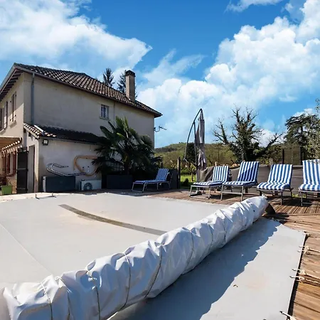 Charming Holiday With Swimming Pool Semesterbostad