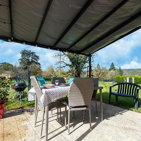 Charming Holiday With Swimming Pool Holiday home *