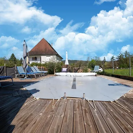 Semesterbostad Charming Holiday With Swimming Pool Saint-Leon-sur-Vezere