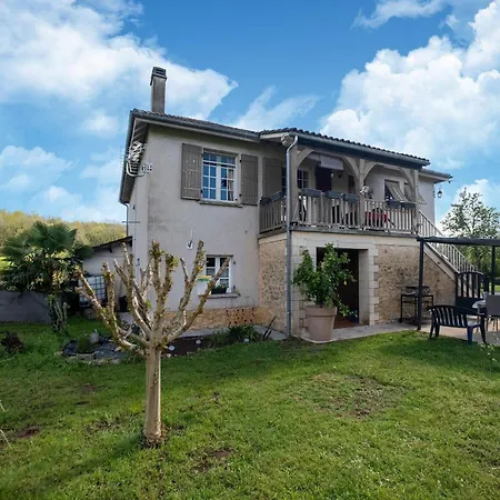 Semesterbostad Charming Holiday With Swimming Pool Saint-Leon-sur-Vezere